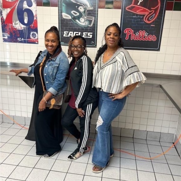 SPECIAL GUESTS!!AWESOME STRAIGHT OUT OF THE BAG SALES!! PLEASE COME JOIN THE FUN - Picture 3 of 17